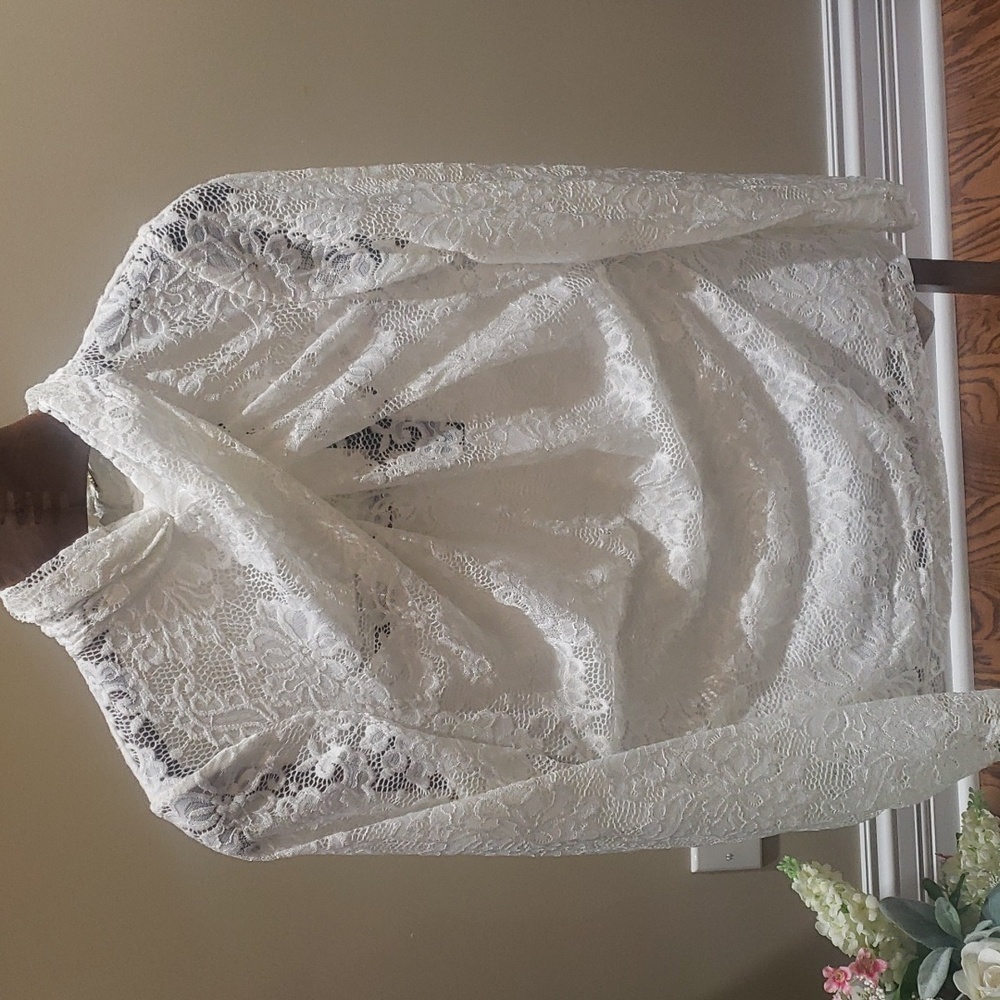 Nwt Elie Tahari large lace top streachy
